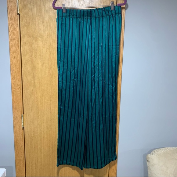 Jaclyn Green Striped Pajama Pants NWOT - Size Medium - Picture 1 of 3